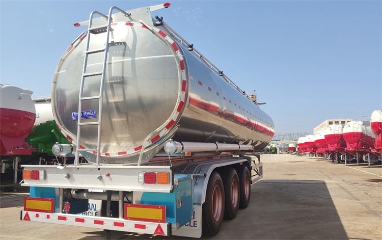 40000 Liters Aluminum Tanker Trailer for Sale In Costa Rica Puerto Caldera