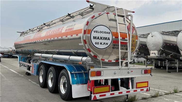 Tri Axle Aluminum Fuel Tanker Semi Trailer Carry Petrol or Diesel