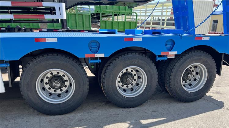 Henred Fruehauf Low Bed Trailer - Henred Fruehauf Trailers for Sale in Namibia