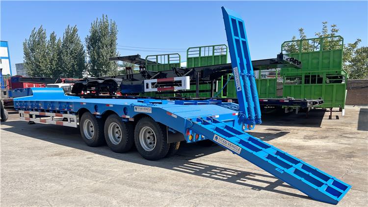 Henred Fruehauf Low Bed Trailer - Henred Fruehauf Trailers for Sale in Namibia
